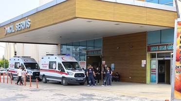 Bursa İnegöl'de otomobil şarampole yuvarlandı, 7 mevsimlik işçi yaralandı