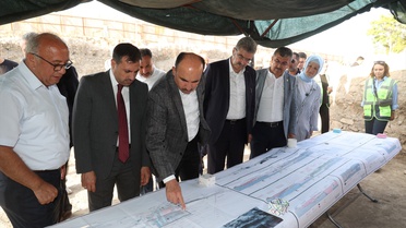 Konya protokolü Larende Kapısı kazı çalışmalarını yerinde inceledi