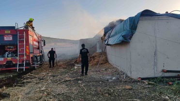 Balıkesir Manyas'ta çiftlikteki saman yangını itfaiyenin müdahalesiyle kontrol altına alındı
