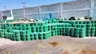 Mersin Akdeniz'de ruhsatsız işletmenin 70 ton sahte turşusu imha edildi