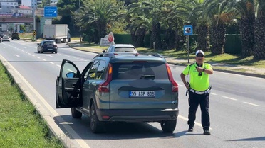 Samsun Atakum'da otomobil ile SUV çarpıştı, 2'si çocuk 3 kişi yaralandı