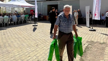 Şaphane'de kiraz ve vişne üreticilerine yüzde 50 hibeli 4 ton bordo bulamacı dağıtıldı