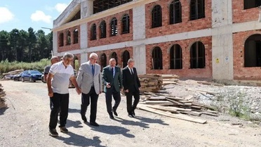Sinop Üniversitesi yerleşkesindeki cami inşaatında çalışmalar yerinde incelendi