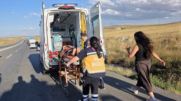 Sivas Hafik'te devrilen otomobilde aynı aileden 2'si çocuk 4 kişi yaralandı