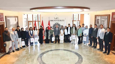 Çorum'da derece öğrencileri Vali Çalgan ile buluştu, vali onları onurlandırdı