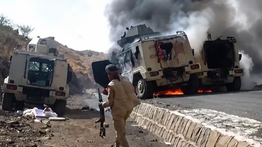 Yemen ordusu Taiz'de stratejik Tebbe el-Hazzan mevzisini Husilerden geri aldı