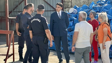 Pazaryeri Kaymakamı Kara, Demirköy'deki tavuk çiftliğinde incelemelerde bulundu