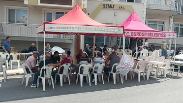 Burdur'da düğün öncesi kazada yaşamını yitiren İsmail Arpağ'ın evine taziye çadırı kuruldu