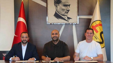 Başkan Ulaş Entok imza töreniyle Eskişehirspor Basketbol Akademisi'nin kuruluşunu duyurdu
