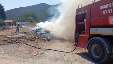 Hatay Hassa'da bahçe yangını ekiplerin müdahalesiyle büyümeden söndürüldü