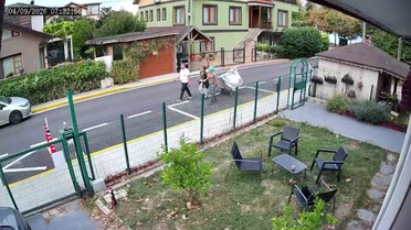 Başiskele'de kağıt toplama arabasıyla bahçe bahçe gezip hırsızlık yaptılar