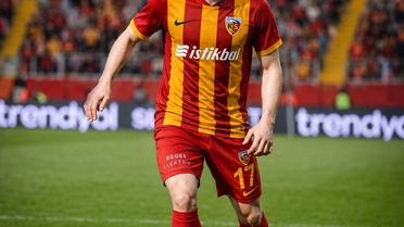 Kayserispor, transferin son gününde Murat Cem Akpınar'ı kadrosuna kattı