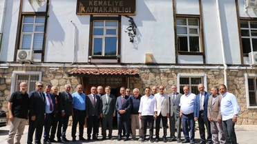Erzincan İl Genel Meclisi Başkanı Şireci, Kemaliye Kaymakamı Arıkan'ı makamında ziyaret etti