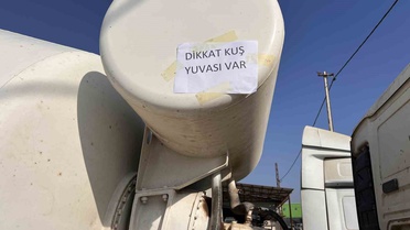 1 aydır aracını çalıştırmıyor! Astığı yazıyı görenler 'Helal olsun' demekten kendini alamıyor