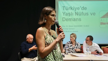 Muğla'da Bodrum'daki toplantıda muhtarlar mahallelerin sorunlarını kurumlara iletti