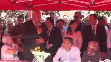 Özgür Özel: Çiftçi milletin efendisidir diyen cumhurbaşkanı lazım