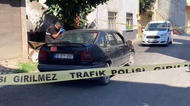Park halindeki otomobilde ölü bulundu: Yanında kalp ilaçları çıktı