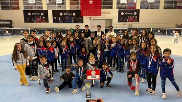 Samsunlu buz pateni sporcuları Erzurum'daki şampiyonada 25 madalya kazandı