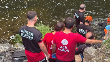 Tokat Niksar'da serinlemek için dereye giren iki kardeş suda kayboldu