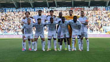 Erzurumspor FK, Konyaspor karşısında Eren Tozlu'nun golüyle ilk yarıyı 1-0 önde tamamladı