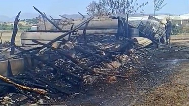 Antalya Manavgat'ta anız yangınında 5 ağıl, 4 bin saman balyası ve tarım makineleri yandı