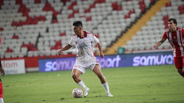 Antalyaspor evinde Sivasspor'a 2-1 yenilerek ligde 14'üncü sıraya düştü