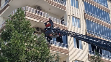 Diyarbakır Bağlar'da apartmanda çıkan yangında 3'ü çocuk 6 kişi dumandan etkilendi