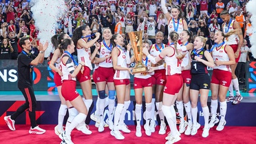 A Milli Kadın Voleybol Takımı, İtalya'yı 3-2 yenerek Avrupa Şampiyonu oldu