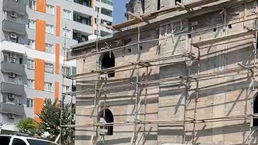 Mersin Tarsus'ta cami bekçisi inşaat merdivenlerinde ölü bulundu