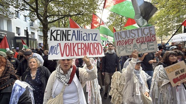 Berlin'deki Filistin yürüyüşünde polis 2 kişiyi gözaltına aldı