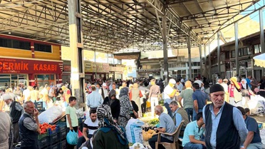 Diyarbakır Çermik'te kış hazırlığı için kurutma sezonu başladı, pazarda patlıcan 30 lira