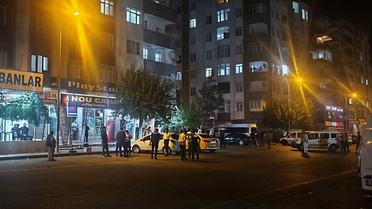 Diyarbakır Kayapınar'da otomobilden silahlı saldırıda 3 kişi yaralandı