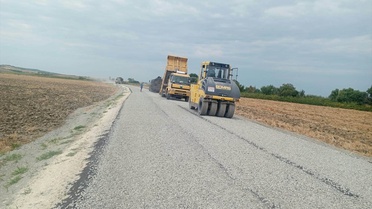 Edirne'de Altınyazı-Balabankoru arası 4 km'lik yol sathi kaplamayla yenilendi