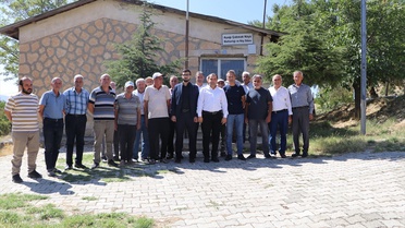 Keban Kaymakamı Onur, Aşağıçakmak köyünde vatandaşların sorunlarını dinledi