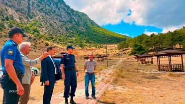 Gölpazarı Kaymakamı Kurşunlu'da mesire alanını inceledi, köylülerle buluştu