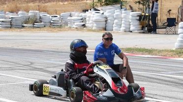 Uşak'taki Türkiye Karting Şampiyonası 5. ayak yarışlarında 45 sporcu kıyasıya mücadele etti