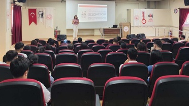 Cizre'de evlilik hazırlığındaki gençlere yönelik eğitim semineri başladı