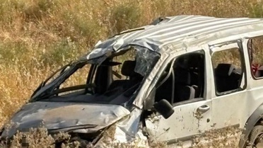 Siirt merkezde bir araç takla attı, sürücüsü yaralanarak hastaneye kaldırıldı