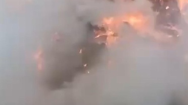 Erzurum Çat'ta şimşek çakması otlukları tutuşturdu, 3 mahallede yangın kontrol altına alındı