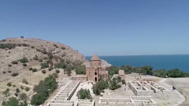 Van'daki Akdamar Adası'nda 14. ayin yapıldı; Patrik Maşalyan barış için dua etti