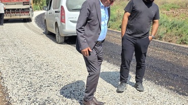 Yumurtalık Belediye Başkanı Altıok, Büyükşehir ile yürütülen yol çalışmalarını yerinde inceledi