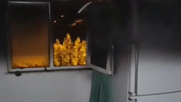 Adıyaman Besni'de iki katlı evde çıkan yangın itfaiye ekiplerince söndürüldü