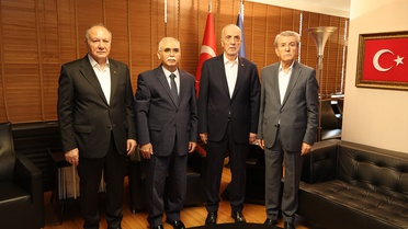 TÜRK-İŞ Genel Merkezi'nde Anayasa Mahkemesi Başkanı Özkaya ile Atalay basına kapalı görüştü