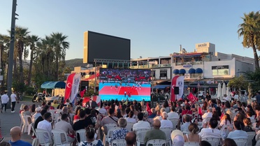 Bodrum'da Filenin Sultanları'nın Avrupa şampiyonluğu dev ekranlarda coşkuyla izlendi