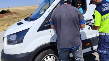 Kütahya Çavdarhisar'da jandarma destekli canlı hayvan nakil denetimi yapıldı