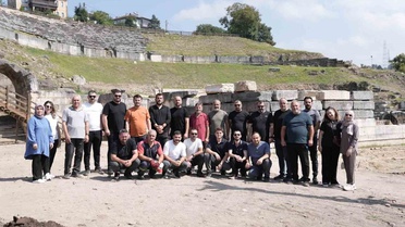Düzce Konuralp Antik Tiyatro kazısında destek ekipleri gönüllü mesai yaptı