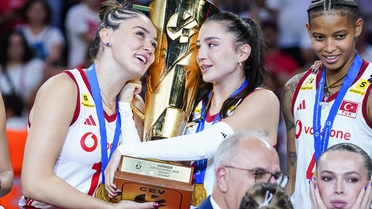 Şampiyonluğun ödülü ortaya çıktı! Filenin Sultanları'na kese kese altın 