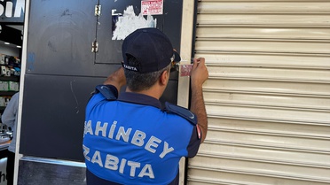 Gaziantep Şahinbey'de bozulmuş döner satan işletme 15 gün kapatıldı