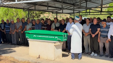 Girne açıklarında alabora olan gemide ölen Şerif Özdemir, Silifke'de toprağa verildi