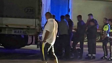 Hamzabeyli Sınır Kapısı'ndaki tır parkında yakalanan 3 düzensiz göçmen işlemlere alındı.
